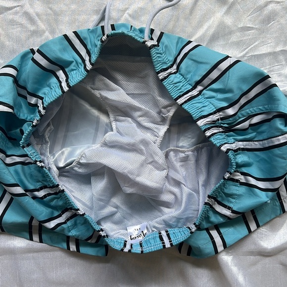 Vacay Men’s Swim Trunks | Swim Shorts | 34” waist - Picture 5 of 5